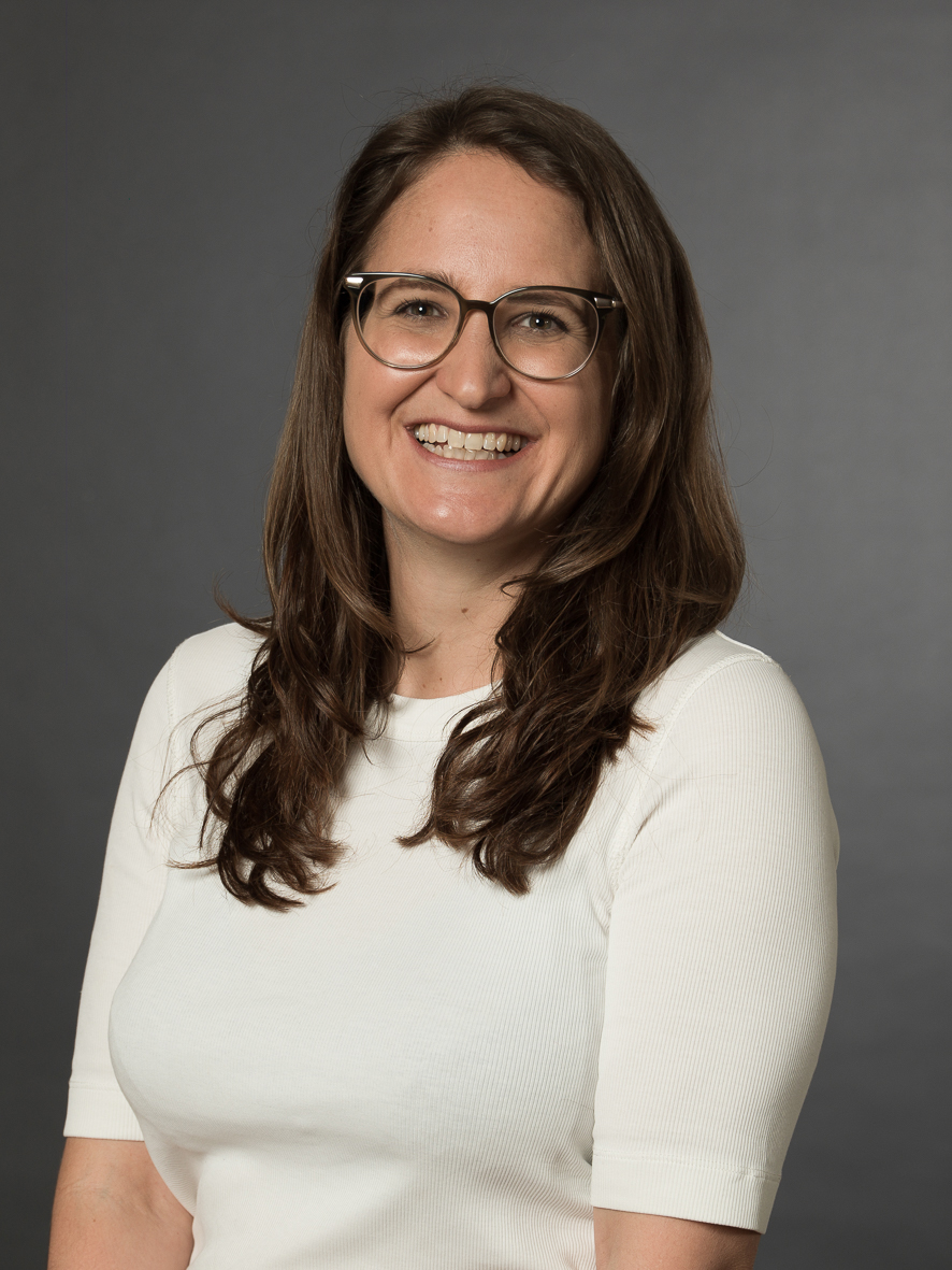 Joëlle Kubelka, Augenoptikerin